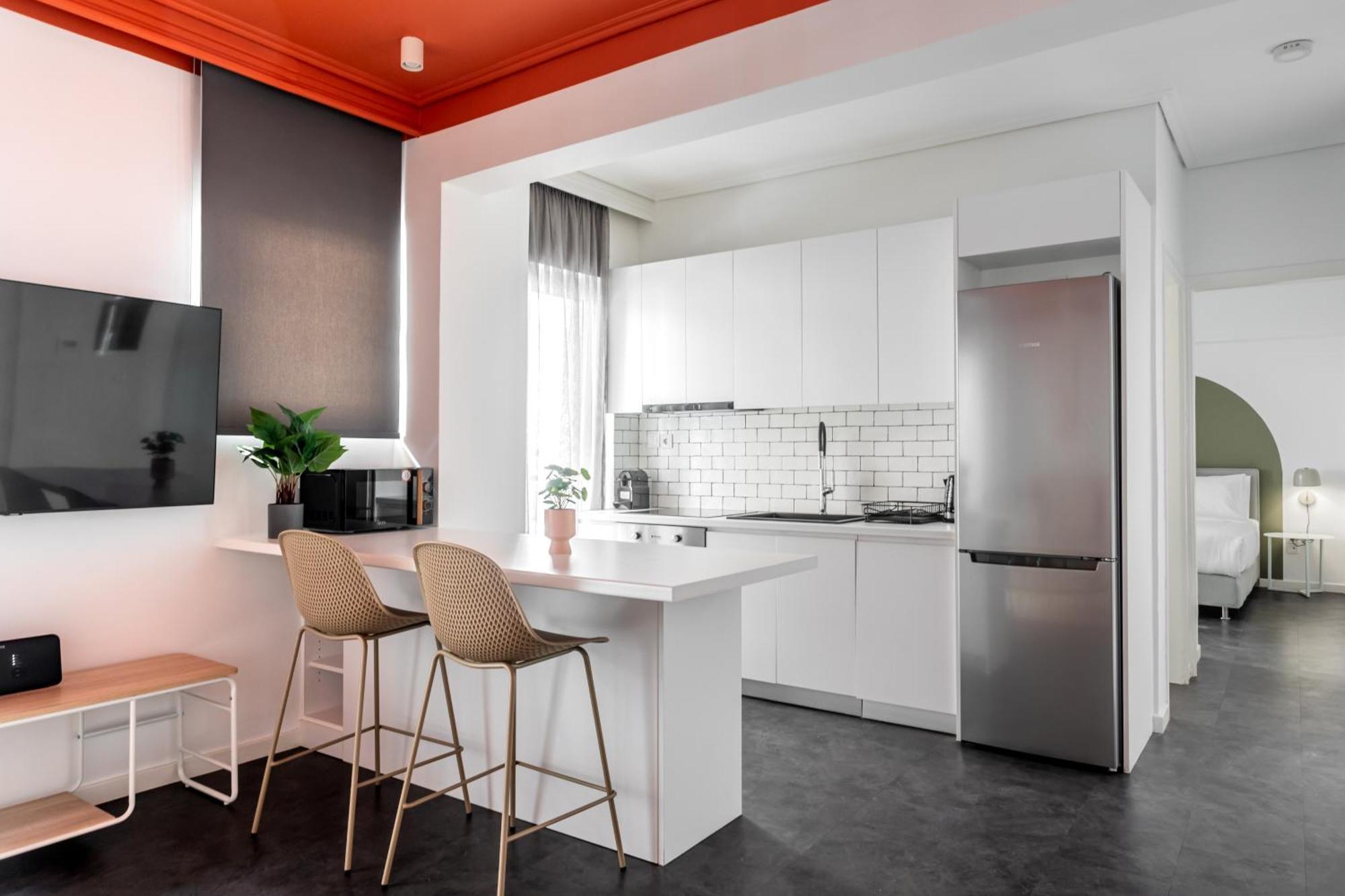 Onezerotwo By Zoia Living Lejlighedshotel Athen Eksteriør billede